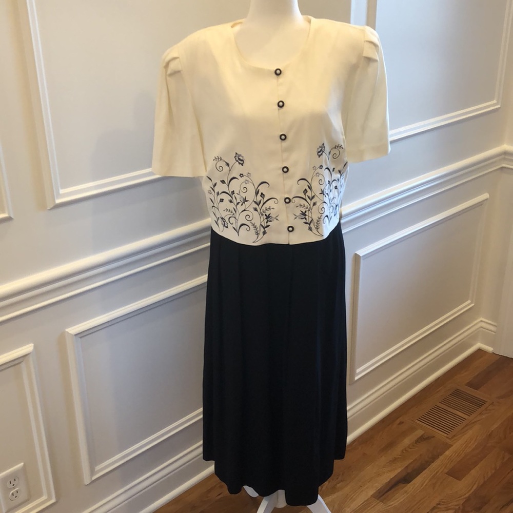 5 For $10 M&M Kari’s Korner Ivory and Black Dress